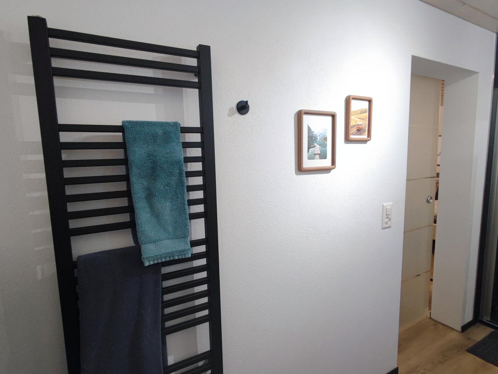 Kleine Auszeit - 2-Zimmer Ferienwohnung Spiez Eksteriør billede