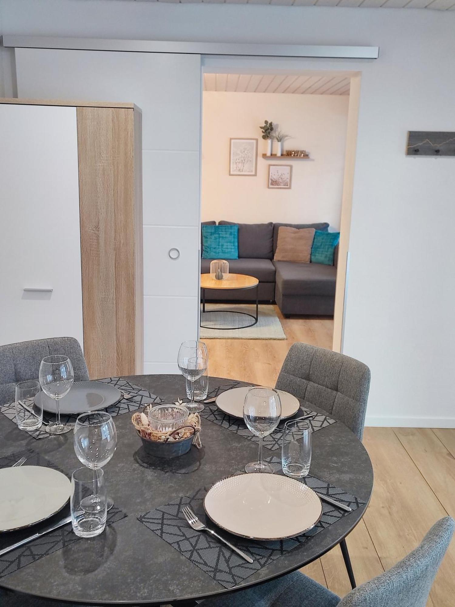 Kleine Auszeit - 2-Zimmer Ferienwohnung Spiez Eksteriør billede
